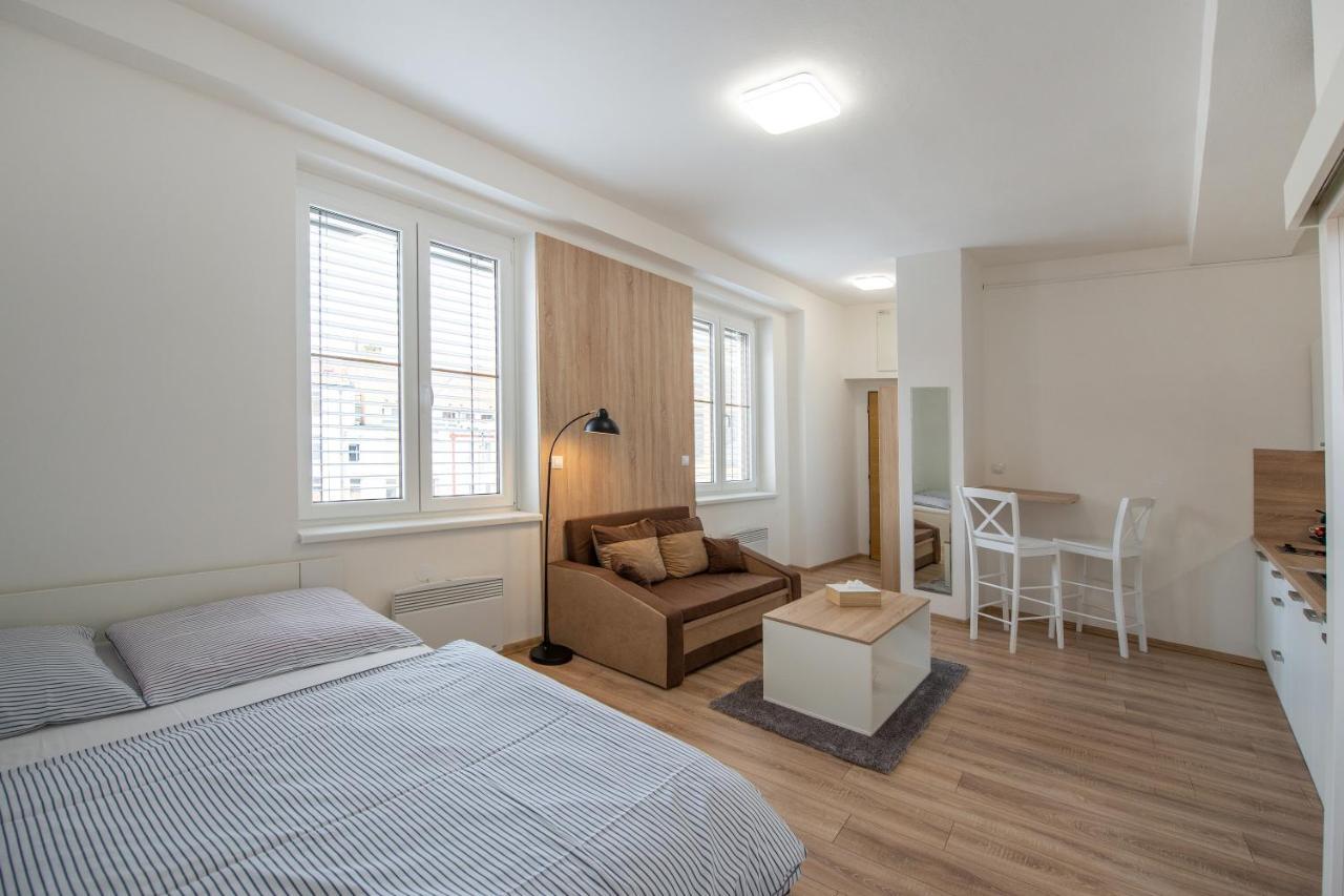 Soho Apartment ปีเซค ภายนอก รูปภาพ