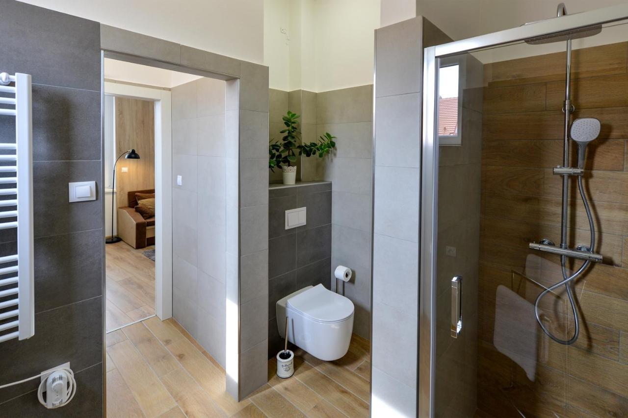 Soho Apartment ปีเซค ภายนอก รูปภาพ