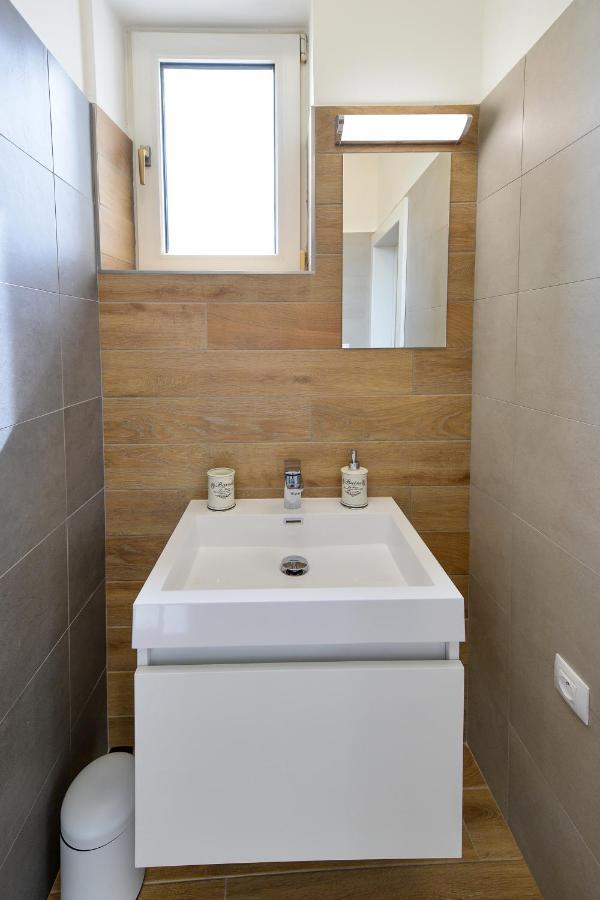 Soho Apartment ปีเซค ภายนอก รูปภาพ