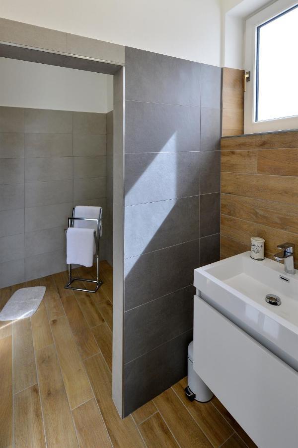 Soho Apartment ปีเซค ภายนอก รูปภาพ